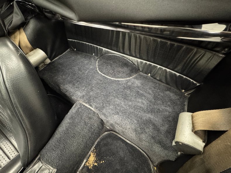 Triumph-Tr6-1974-French-Blue-Black-47