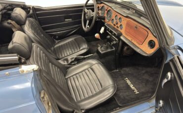 Triumph-Tr6-1974-French-Blue-Black-49
