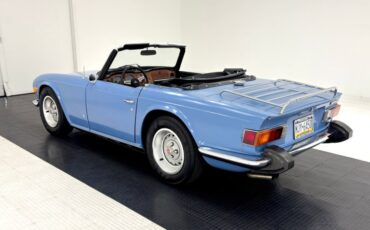 Triumph-Tr6-1974-French-Blue-Black-5