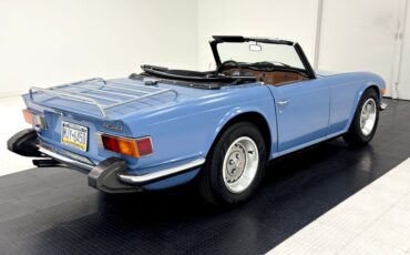 Triumph-Tr6-1974-French-Blue-Black-7