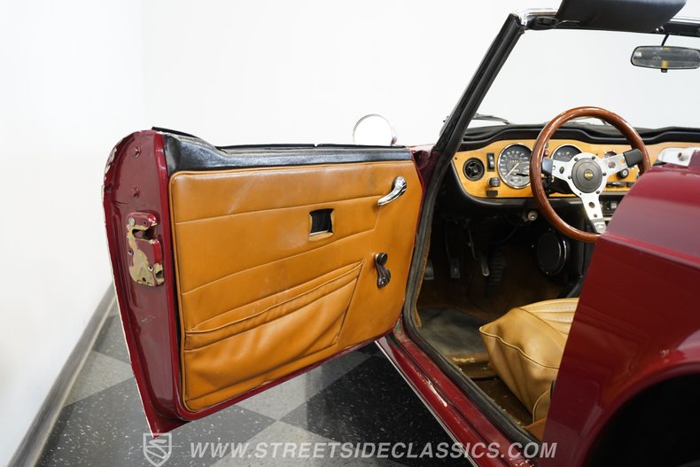 Triumph-Tr6-1976-Red-Brown-13