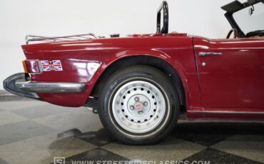 Triumph-Tr6-1976-Red-Brown-33