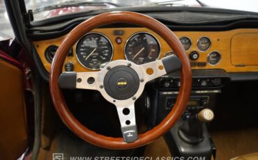 Triumph-Tr6-1976-Red-Brown-39