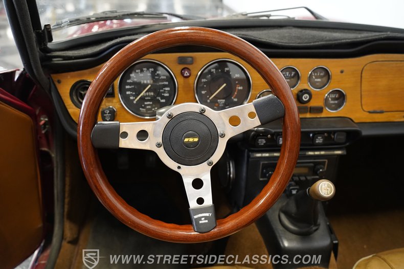 Triumph-Tr6-1976-Red-Brown-39