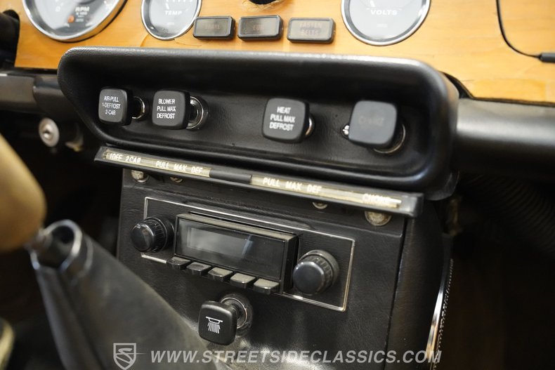 Triumph-Tr6-1976-Red-Brown-43