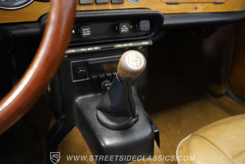 Triumph-Tr6-1976-Red-Brown-44