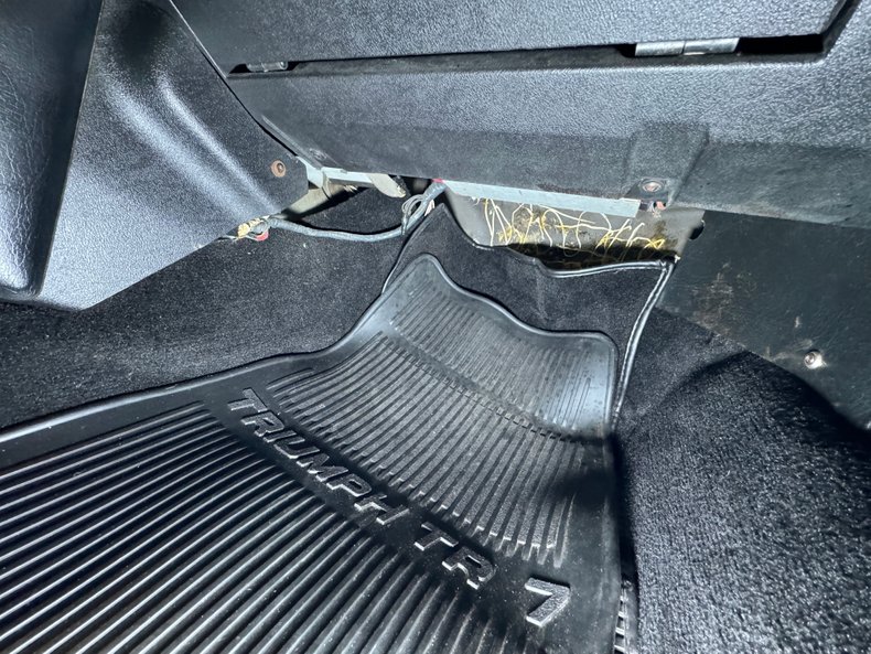 Triumph-Tr7-1976-British-Racing-Green-Black-41