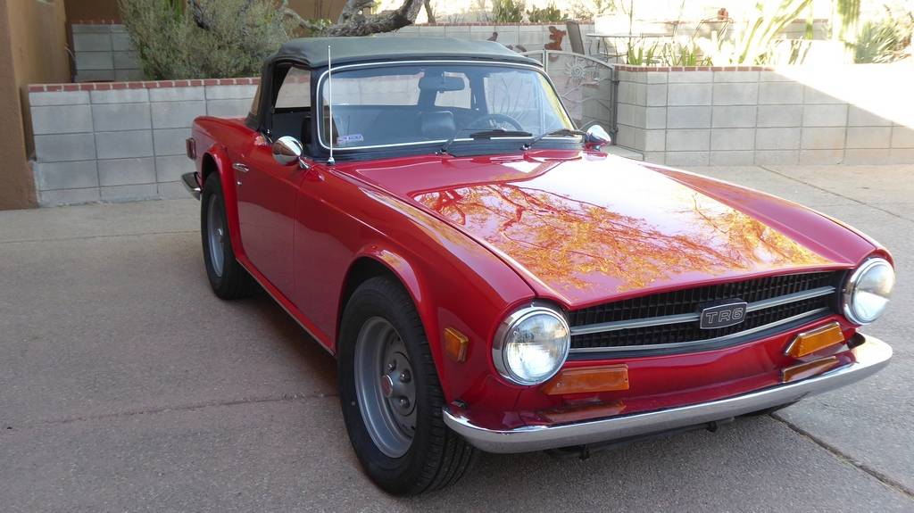 Triumph-tr6-1973-4