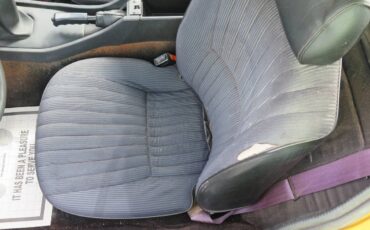 Triumph-tr7-1976-yellow-10