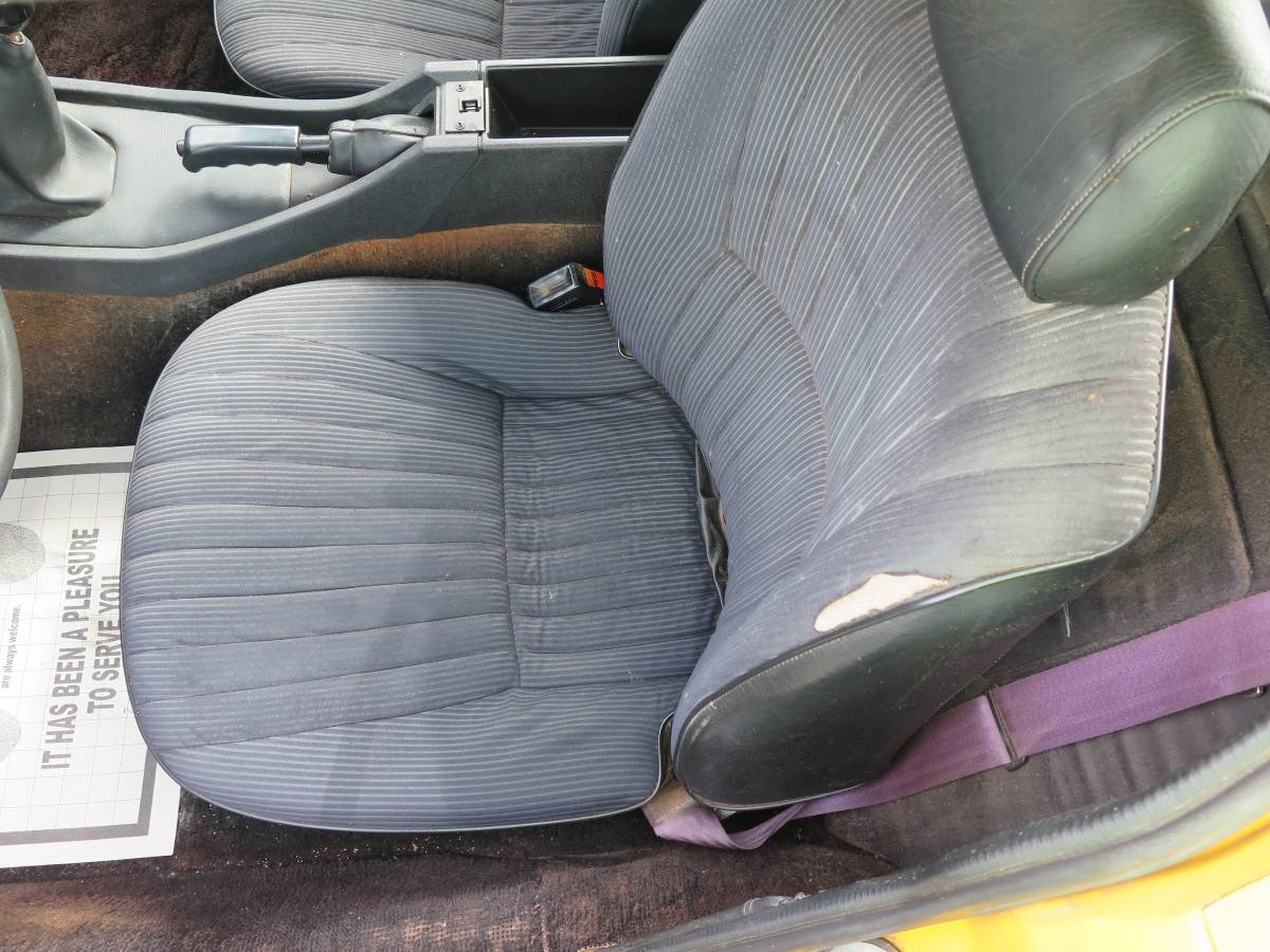 Triumph-tr7-1976-yellow-10