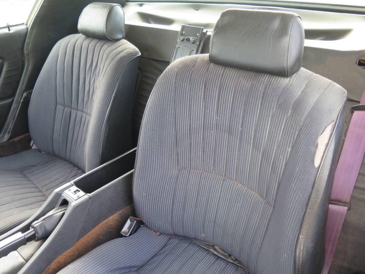 Triumph-tr7-1976-yellow-11