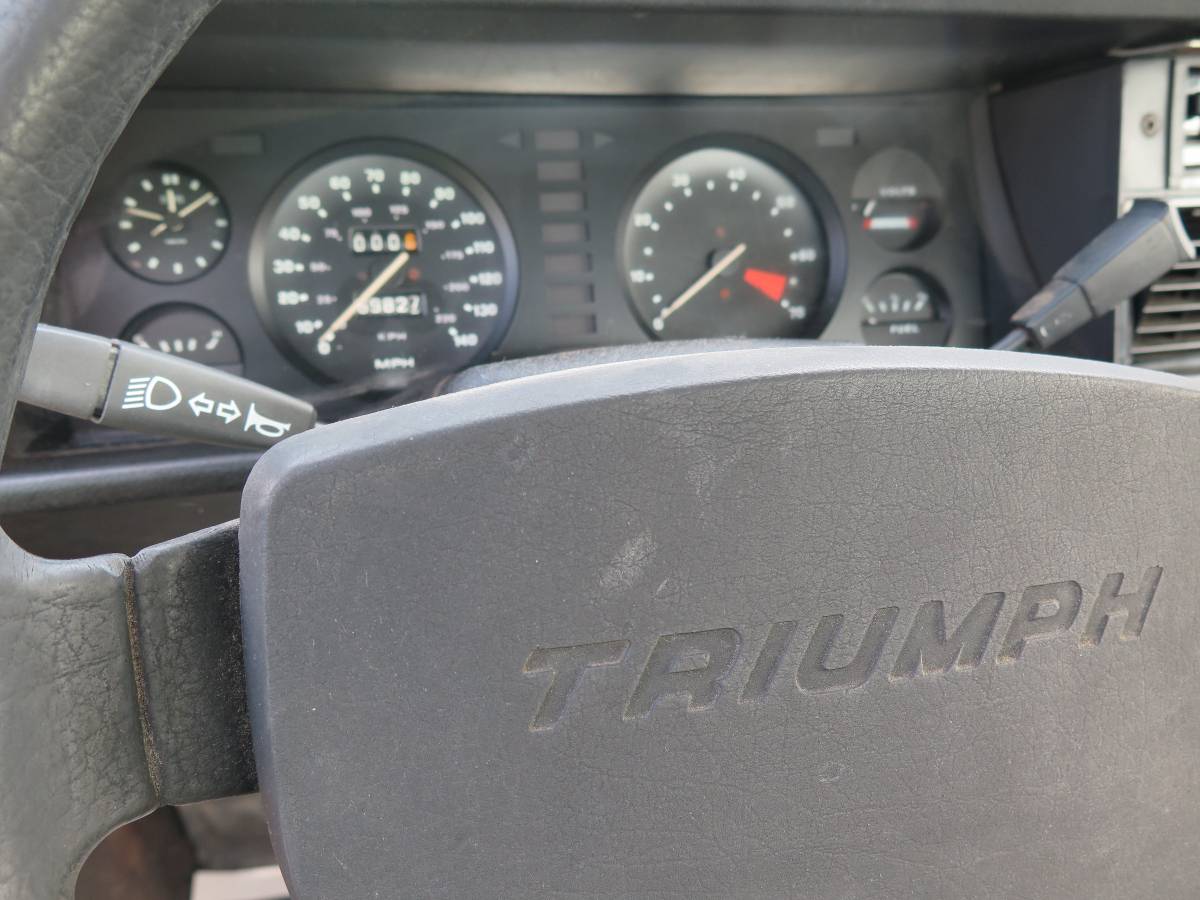 Triumph-tr7-1976-yellow-15