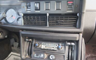 Triumph-tr7-1976-yellow-17