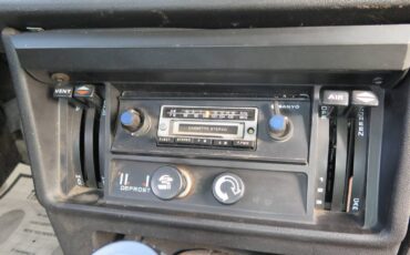 Triumph-tr7-1976-yellow-18