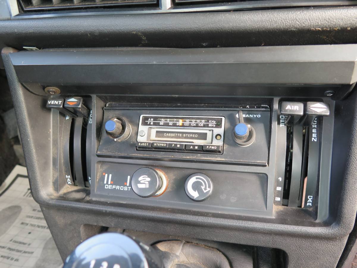 Triumph-tr7-1976-yellow-18