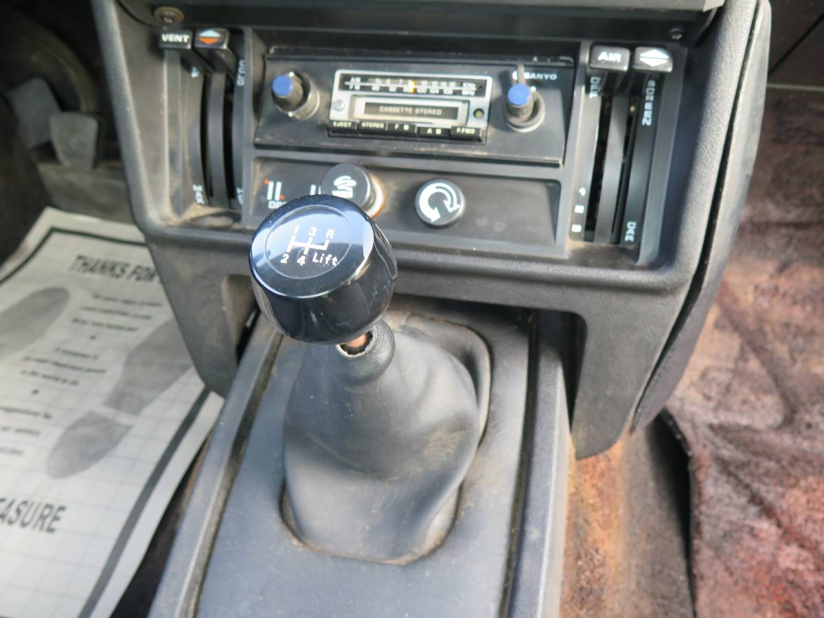 Triumph-tr7-1976-yellow-19