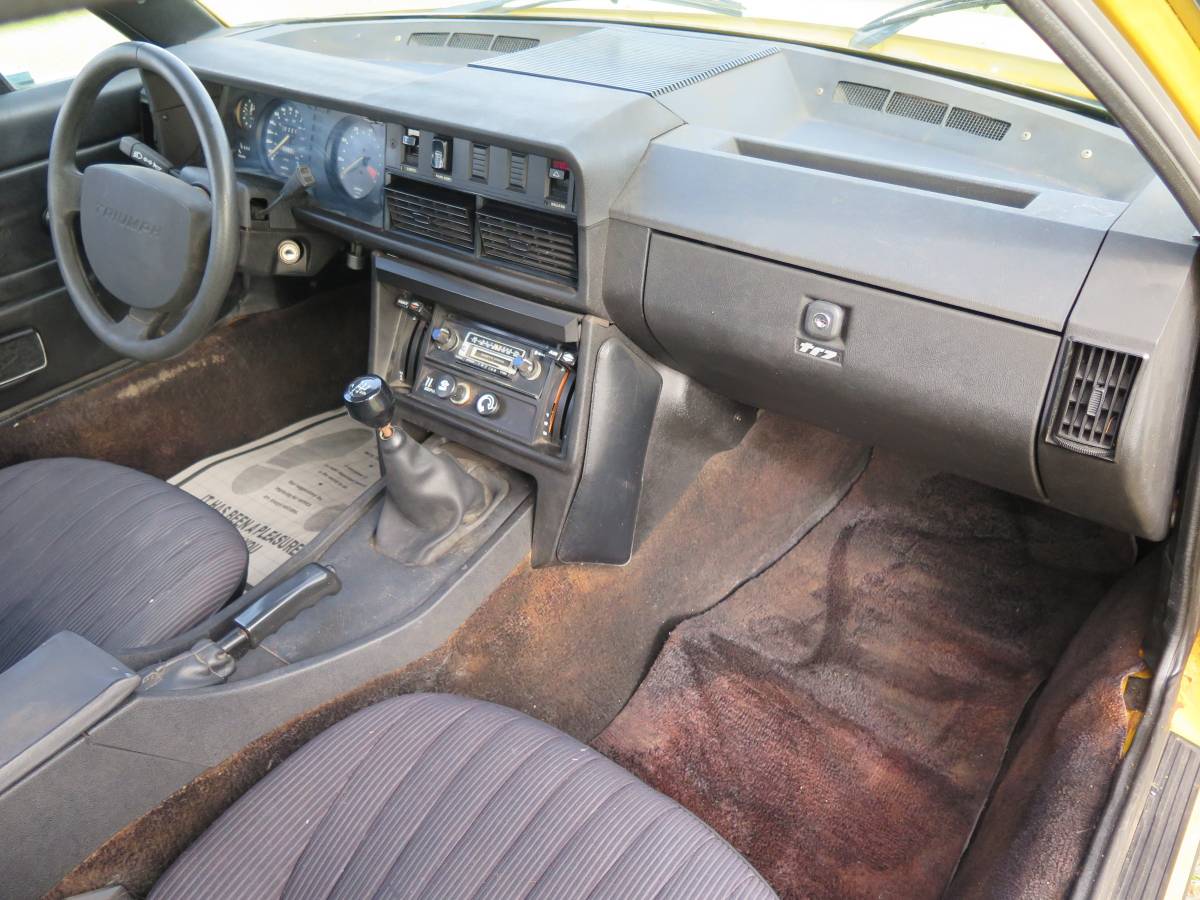 Triumph-tr7-1976-yellow-20