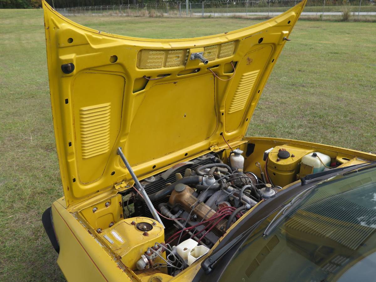 Triumph-tr7-1976-yellow-22