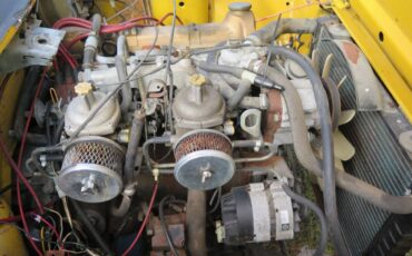 Triumph-tr7-1976-yellow-23