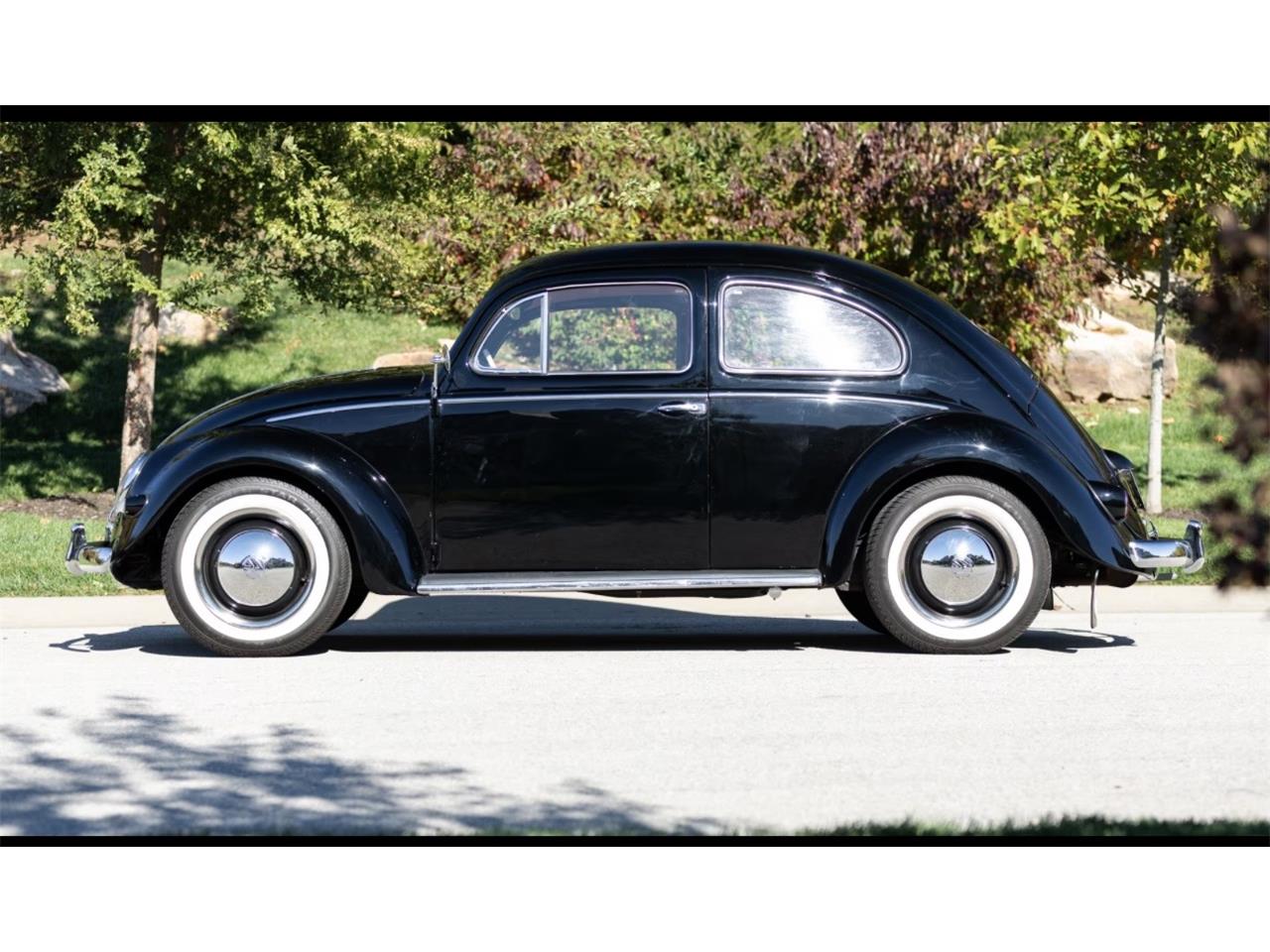Volkswagen-Beetle-1955-Black-Red-10