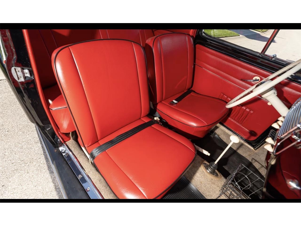 Volkswagen-Beetle-1955-Black-Red-14