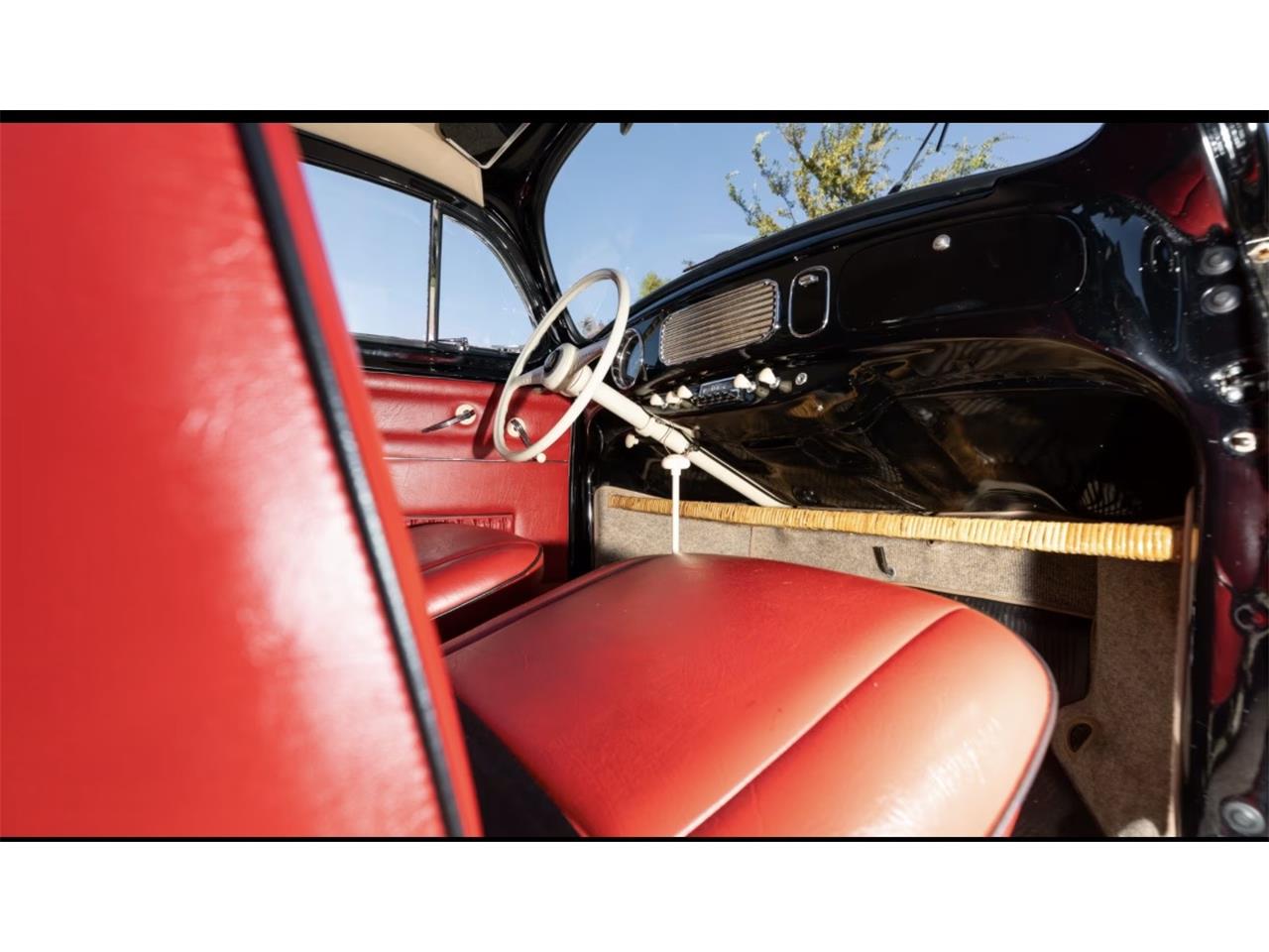 Volkswagen-Beetle-1955-Black-Red-15