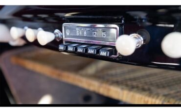 Volkswagen-Beetle-1955-Black-Red-16