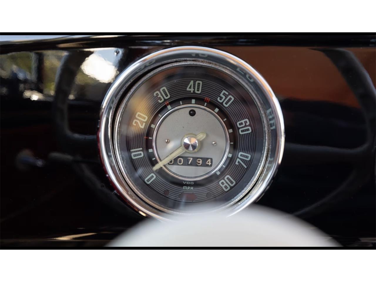 Volkswagen-Beetle-1955-Black-Red-18