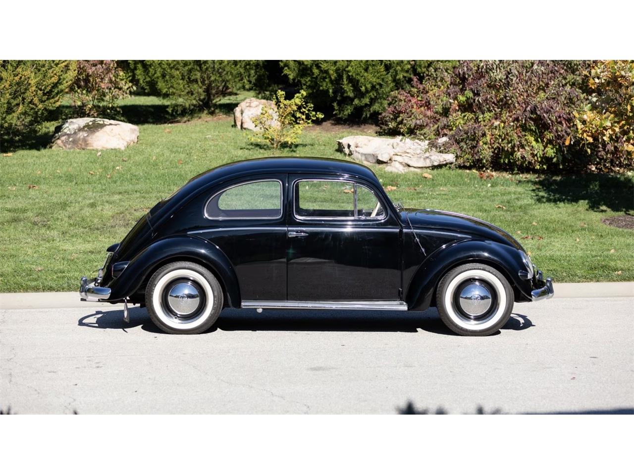 Volkswagen-Beetle-1955-Black-Red-2