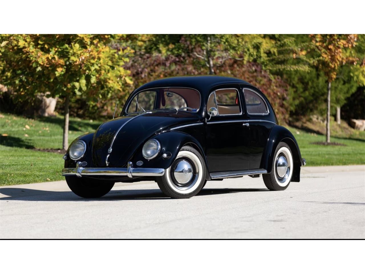 Volkswagen-Beetle-1955-Black-Red-3