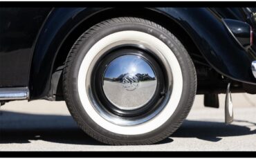 Volkswagen-Beetle-1955-Black-Red-33