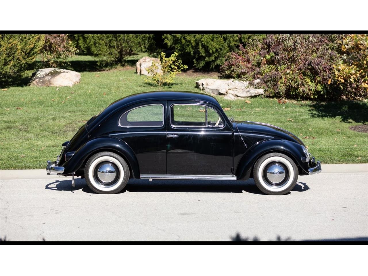 Volkswagen-Beetle-1955-Black-Red-5