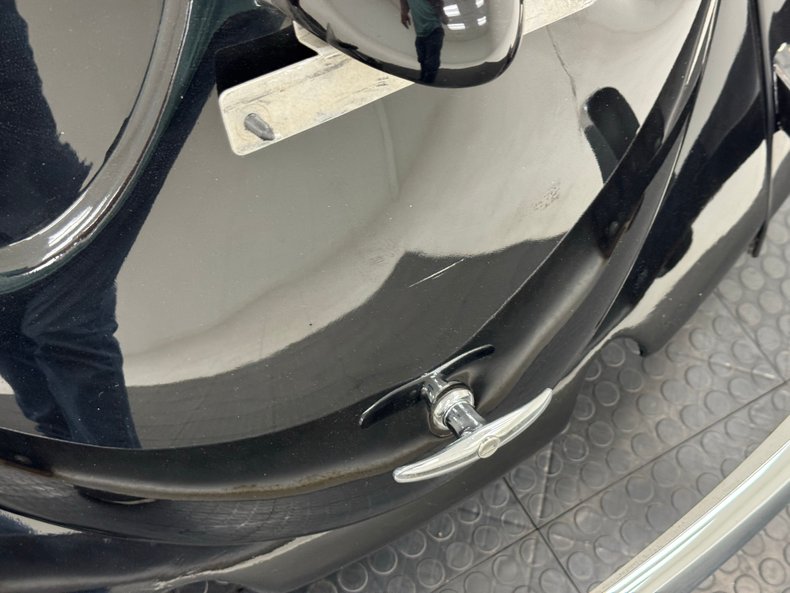 Volkswagen-Beetle-1956-Black-Oxblood-24