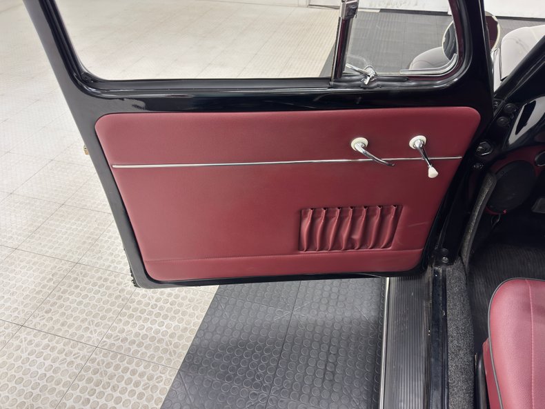 Volkswagen-Beetle-1956-Black-Oxblood-34