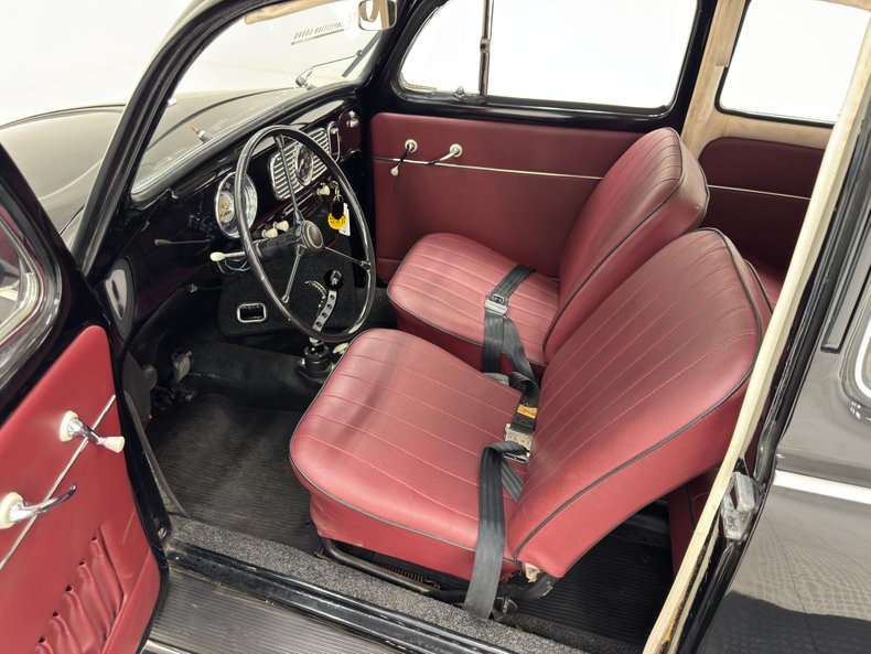 Volkswagen-Beetle-1956-Black-Oxblood-37