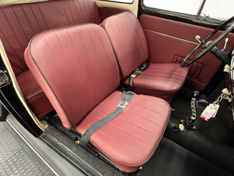 Volkswagen-Beetle-1956-Black-Oxblood-39