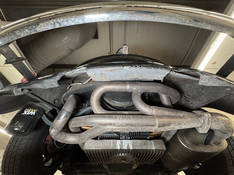 Volkswagen-Beetle-1956-Black-Oxblood-42