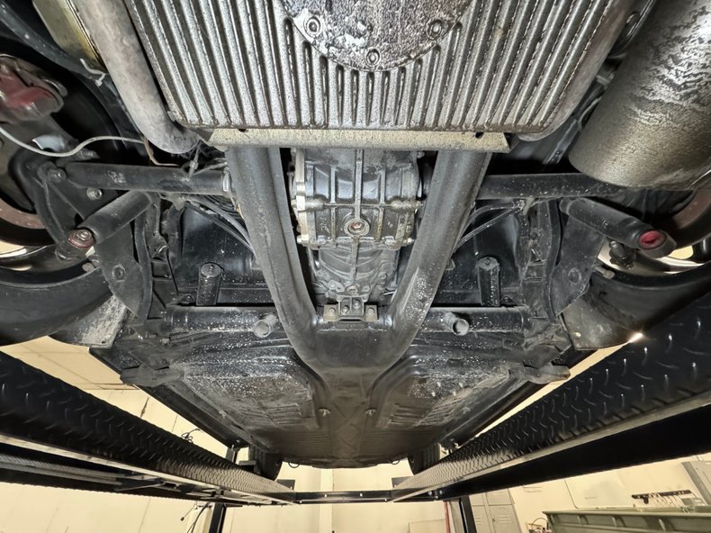 Volkswagen-Beetle-1956-Black-Oxblood-44