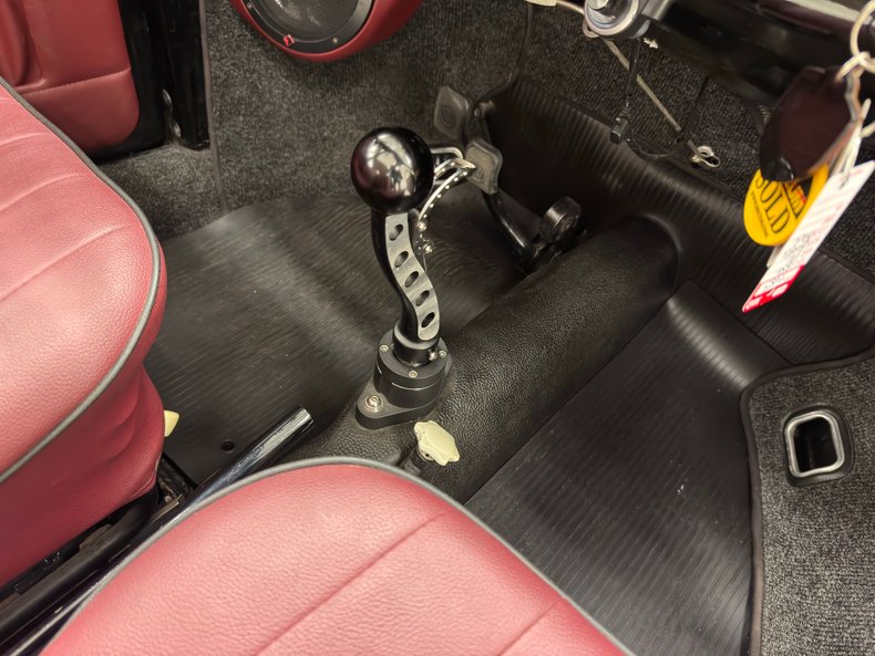 Volkswagen-Beetle-1956-Black-Oxblood-6