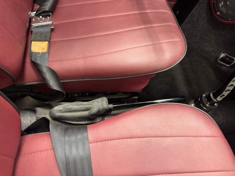 Volkswagen-Beetle-1956-Black-Oxblood-7