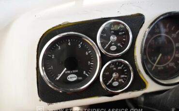 Volkswagen-Beetle-1973-White-Red-35