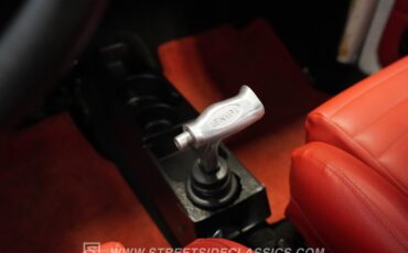 Volkswagen-Beetle-1973-White-Red-36