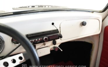 Volkswagen-Beetle-1973-White-Red-38