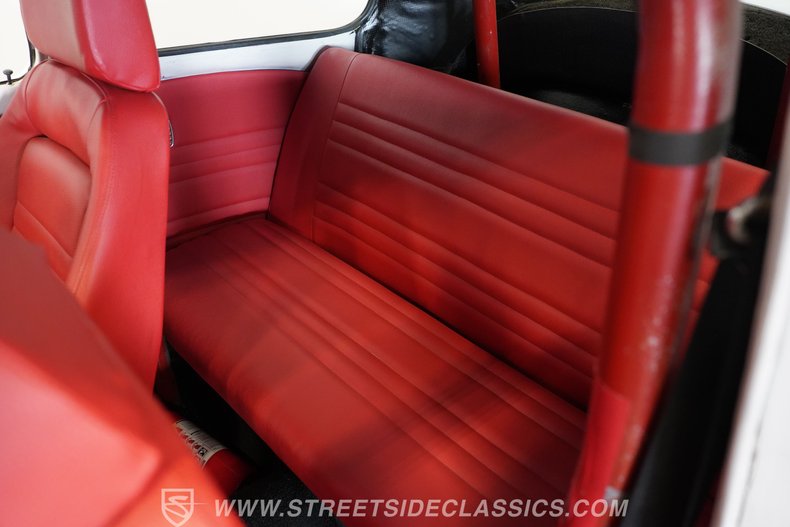 Volkswagen-Beetle-1973-White-Red-40