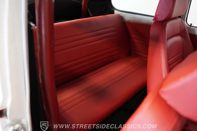 Volkswagen-Beetle-1973-White-Red-41