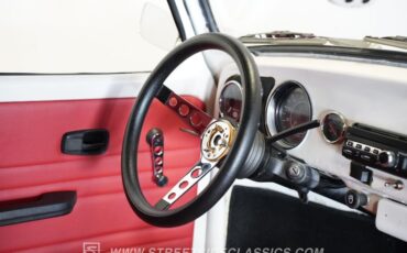 Volkswagen-Beetle-1973-White-Red-42