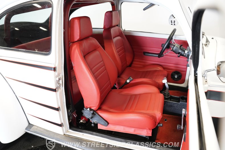 Volkswagen-Beetle-1973-White-Red-43