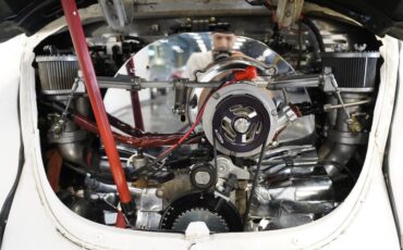 Volkswagen-Beetle-1973-White-Red-9