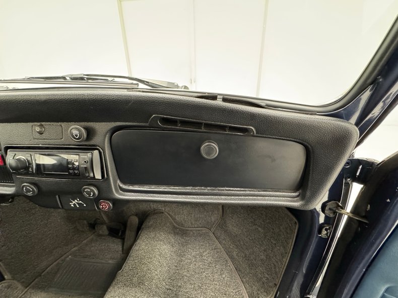 Volkswagen-Beetle-1975-Deift-Blue-Blue-42