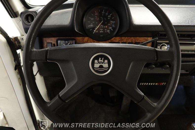 Volkswagen-Beetle-1979-White-White-36